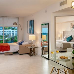 Standard Two bedroom apartment Balcony
